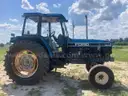 TRACTOR, 1995 FORD 8240 (PC# 195010)