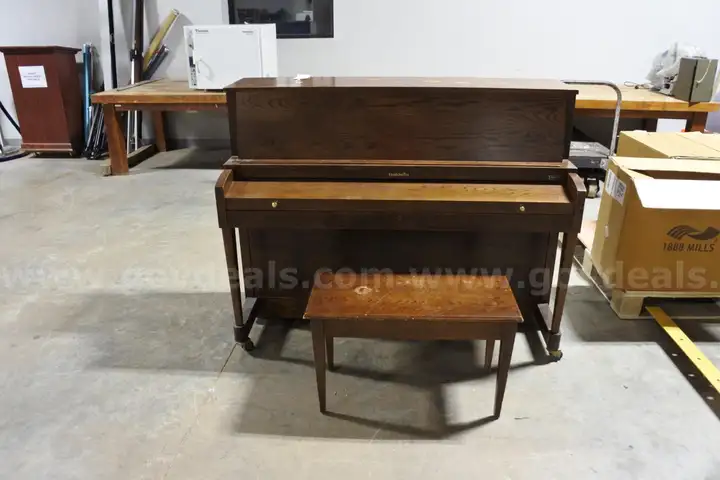 PIANO, BALDWIN