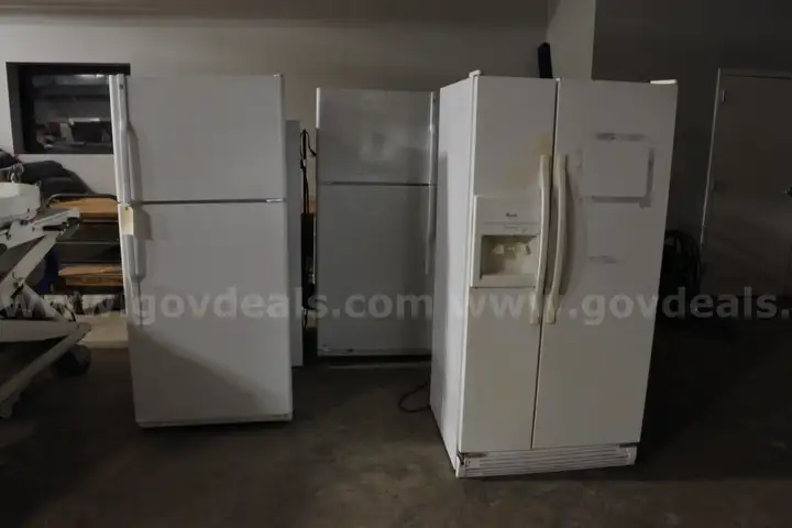 REFRIGERATORS, LOT OF 5