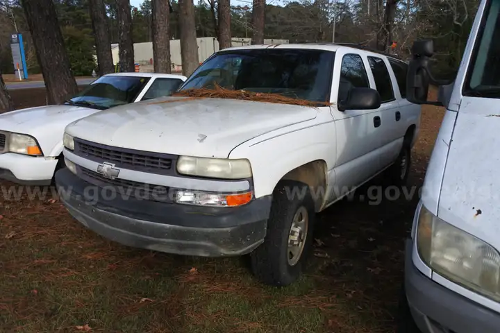 SUV, 2001 CHEVROLET SUBURBAN (PC# A0300638)