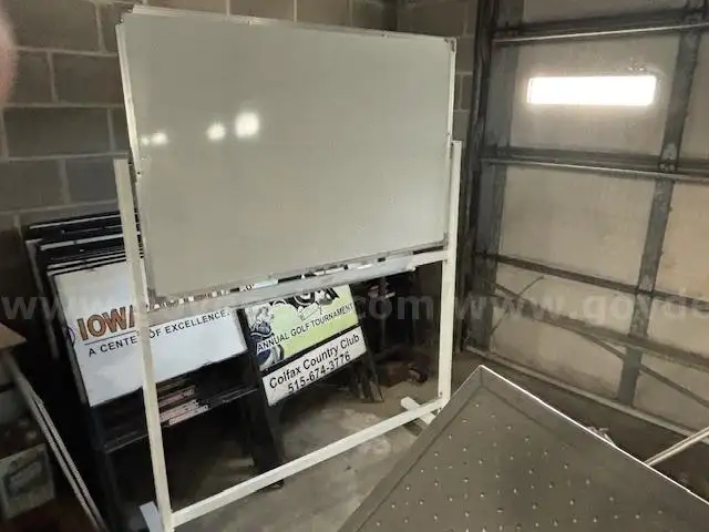 Portable white board