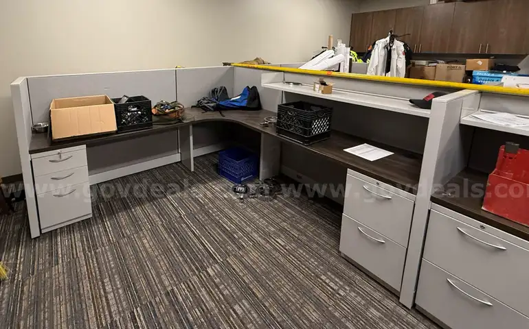 4 Brand New Cubicle
