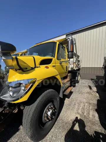 2011 INTERNATIONAL 7400