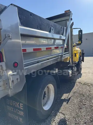 2011 INTERNATIONAL 7400