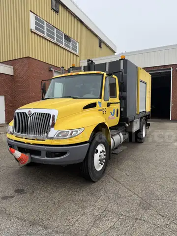 2011 International DuraStar 4400