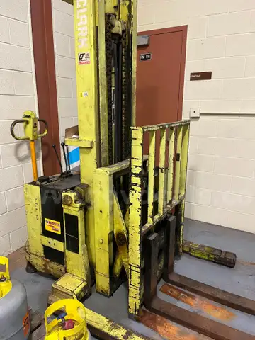 SP30 Clark PowrWorker Electric Pallet Jack 3000 LB cap