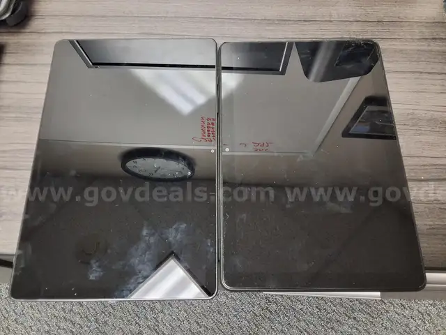 Lot of 2 Tablets