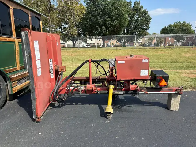 CITY LOT 6: Bushhog Side Mount 5ft Rotary Mower