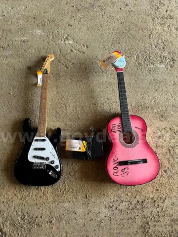 CITY LOT 7: Assorted Music Items