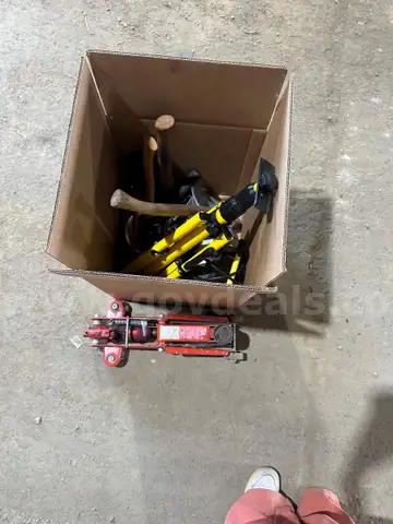 CITY LOT 13: Assorted Tools/Items
