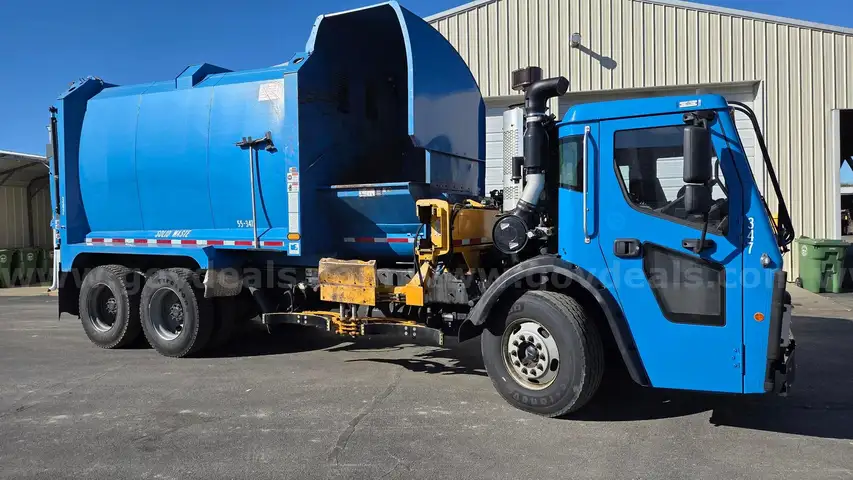 2018 Mack Side Arm Garbage Truck