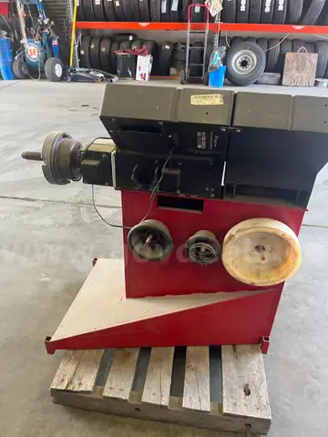 Snap on Tire Balancer