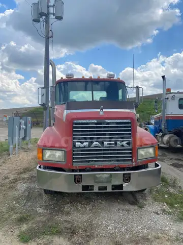 2000 Mack CH613 5TH WHEEL NO DEF WITH WET KIT