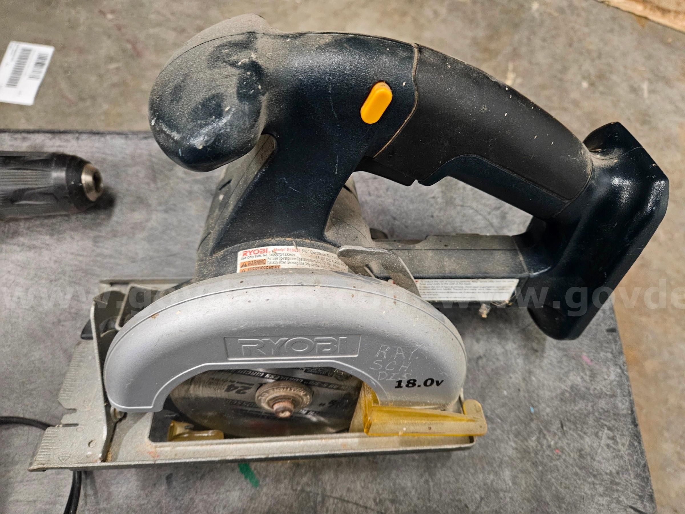 2 used Ryobi Circular Saw no batteries and no chargers works