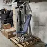 Chest Press Machine: Cybex VR1