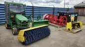 2016 John Deere 1025R Sub-Compact Riding Tractor w/ Snowblower, Loader and Broom