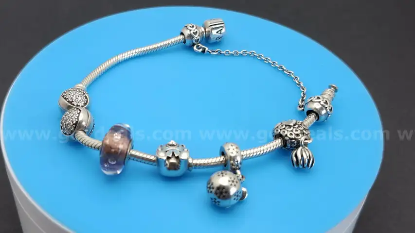 Bracelet: Pandora