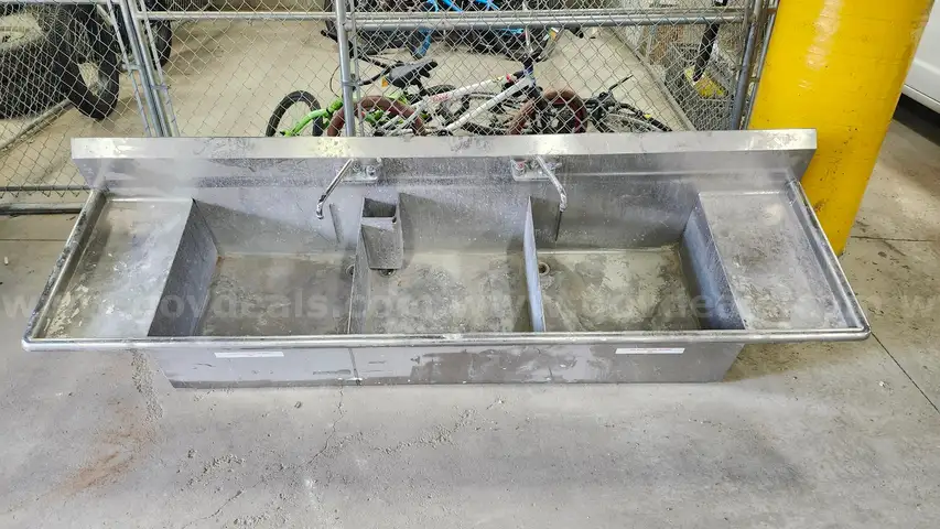 Commercial 3-Compartment Stainless Steel Sink