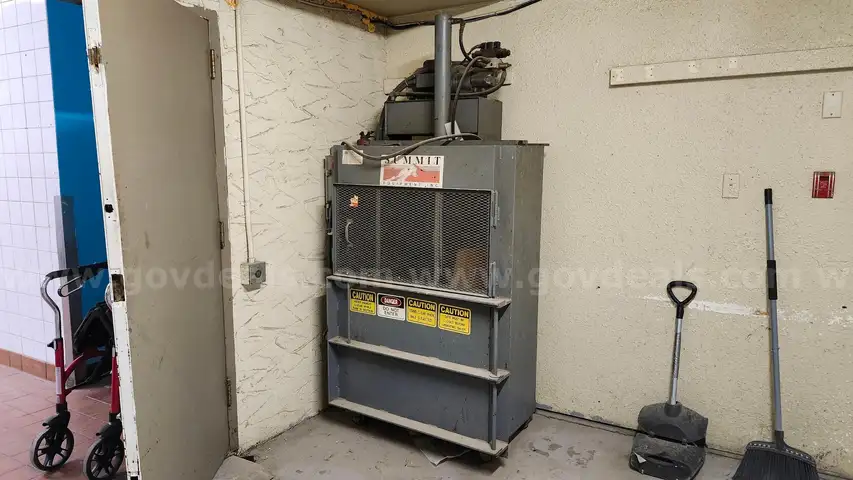 Vertical Baler: Summit Equipment Brand