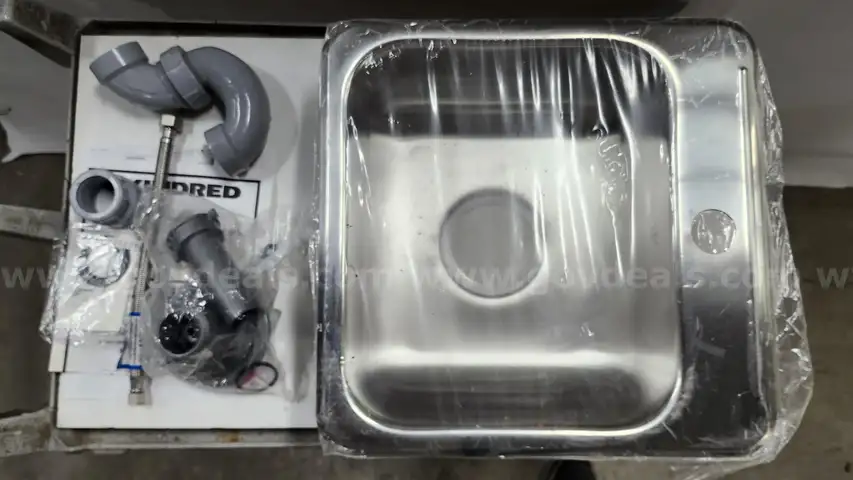 Commercial Stainless Steel Bar Sink: Kindred QSL1515/6/1