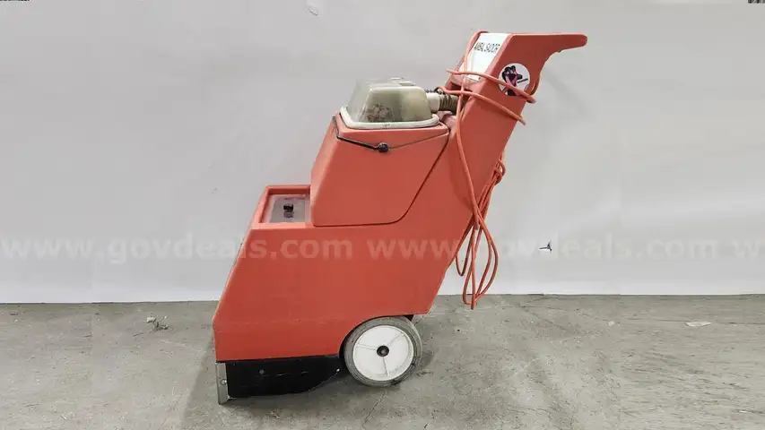 Carpet Cleaner: Minuteman C45000-01 Ambassador