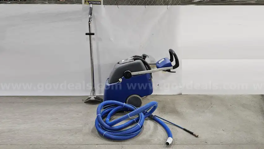 Carpet Cleaner: Windsor Industries 1.008-048.0