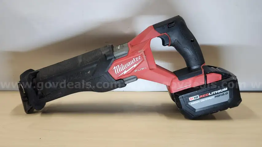 Cordless Sawzall Reciprocating Saw with Battery: Milwaukee 2821-20