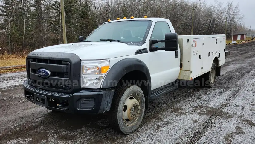 2013 Ford F-550 XL 4WD Service Body 6.8L V10 SOHC 30V
