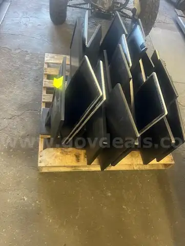 23 Dell Monitors models E2313HF, P2314HT, E2213HB, E2316HF