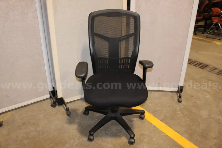 (1) Black office chair