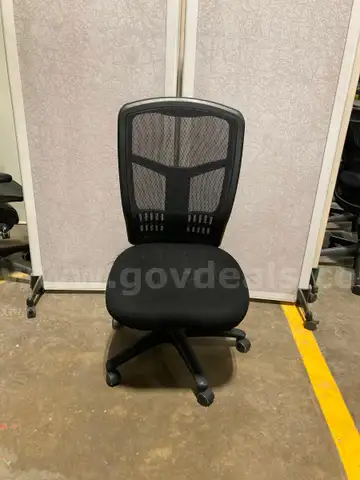 (1) Mesh-Back Office Task Chair