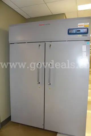 (1) Thermo Scientific TSX Series Freezer [Needs a Repair]