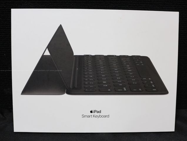 (1) Apple Smart Keyboard A1829 | AllSurplus