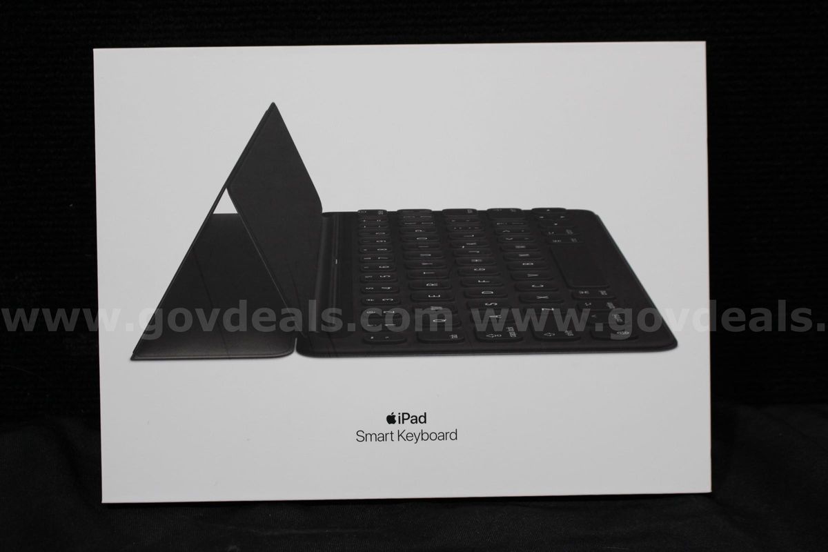 (1) Apple A1829 iPad Smart Keyboard | AllSurplus