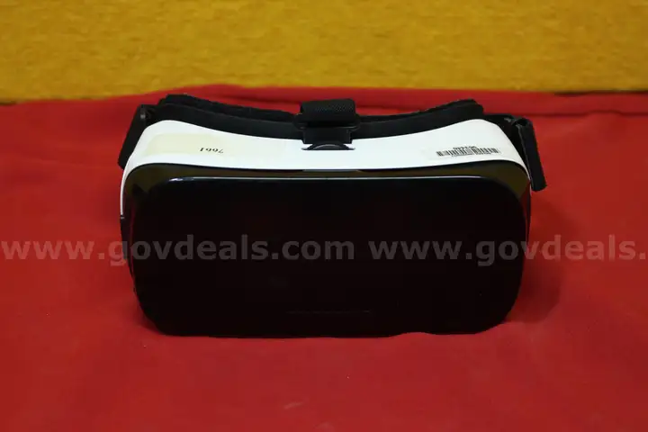 (1) Oculus Gear VR