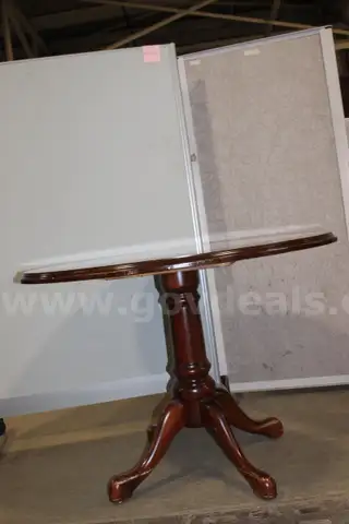 (1) 42&#x22; Round Conference Table &#x2013; Cherry Finish, Pedestal Base