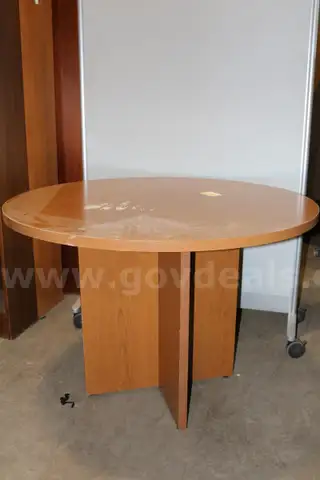 (1) Round Wooden Table &#x2013; Compact design, wood laminate finish