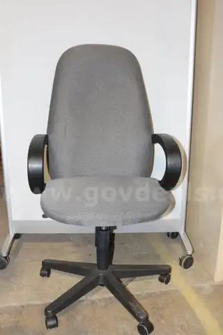 (1) Global High-Back Office Chair &#x2013; Grey Upholstery, Black Frame