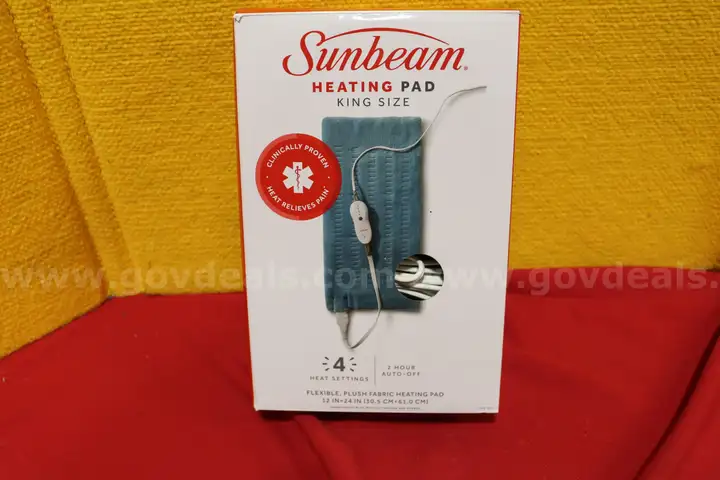 (1) Sunbeam Flexible, Plush Fabric Heating Pad - Teal