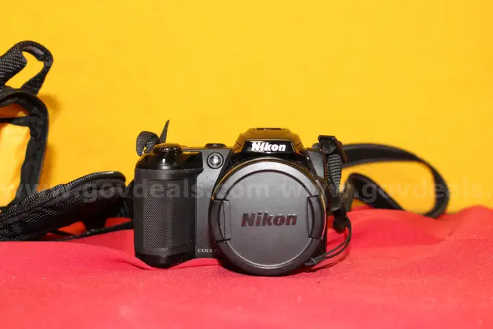 (1) Nikon Coolpix L120 Camera