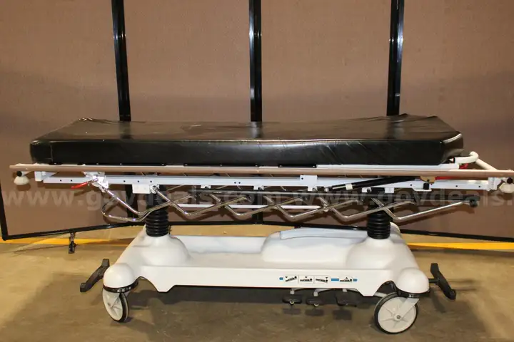 (1) Adjustable Trauma Bed