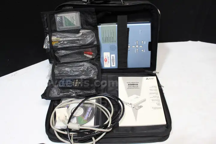 (1) Mitsubishi Electric Data Projector XD50U