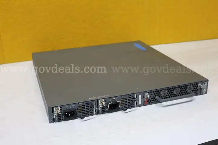 (1) Aruba Networks Controller 7210