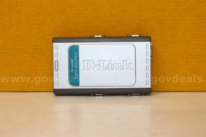 (1) D-Link 4-Port KVM Switch DKVM-4U