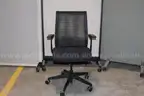 (1) Steelcase Think Office Chair