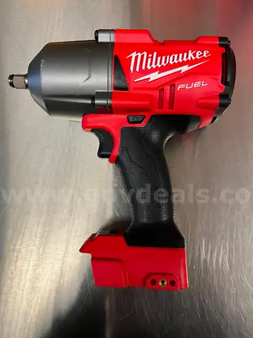 Milwaukee 1/2" Square - Ring Impact Wrench w/o battery
