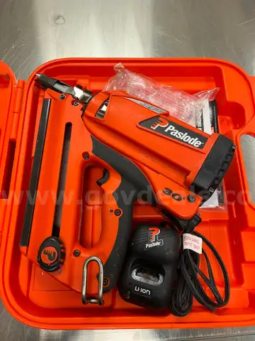Paslode CF325XP cordless 30 degree framing nailer