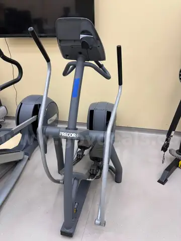 CLASSROOM DOWNSIZING - USED Precor EFX 556i