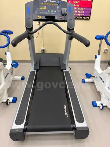 CLASSROOM DOWNSIZING - USED LifeFitness FlexDeck Treadmill #2
