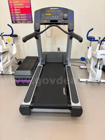 CLASSROOM DOWNSIZING - USED LifeFitness FlexDeck Treadmill #3